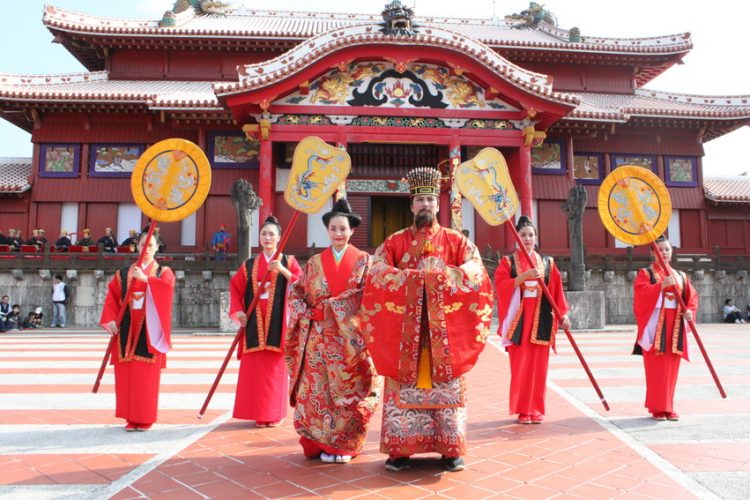 3年後の正殿完成へ向け期待が高まる首里城復興のいまのサムネイル画像